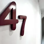 47 Steps Affittacamere 4*