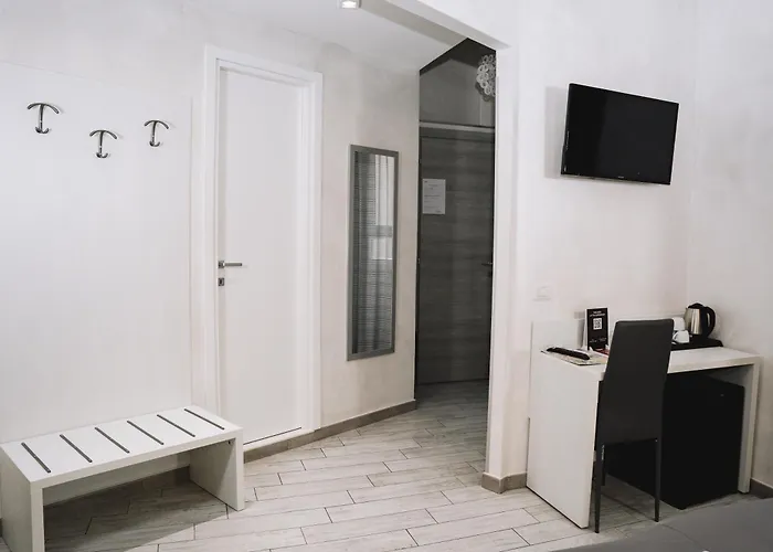 47 Steps Pensión Roma